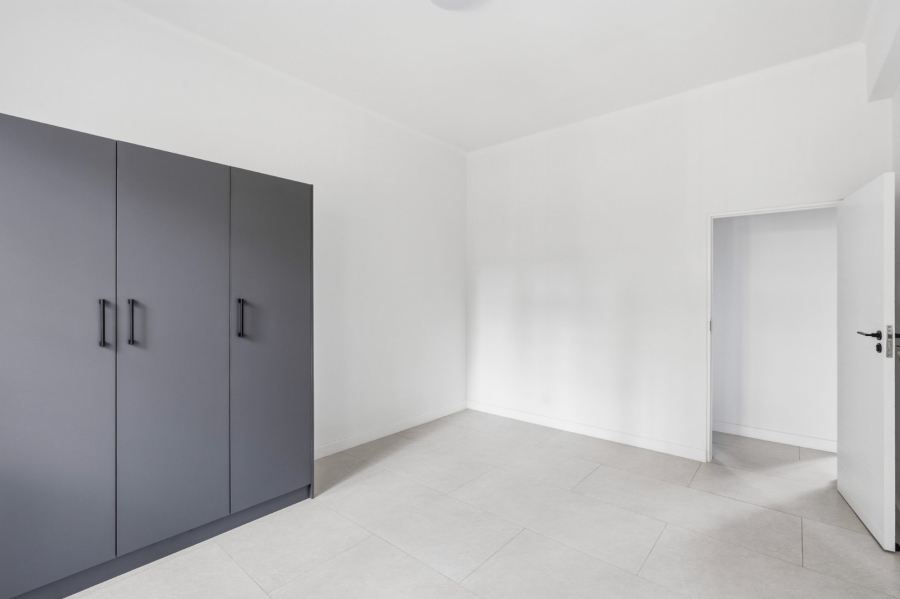 2 Bedroom Property for Sale in Sea Point Western Cape